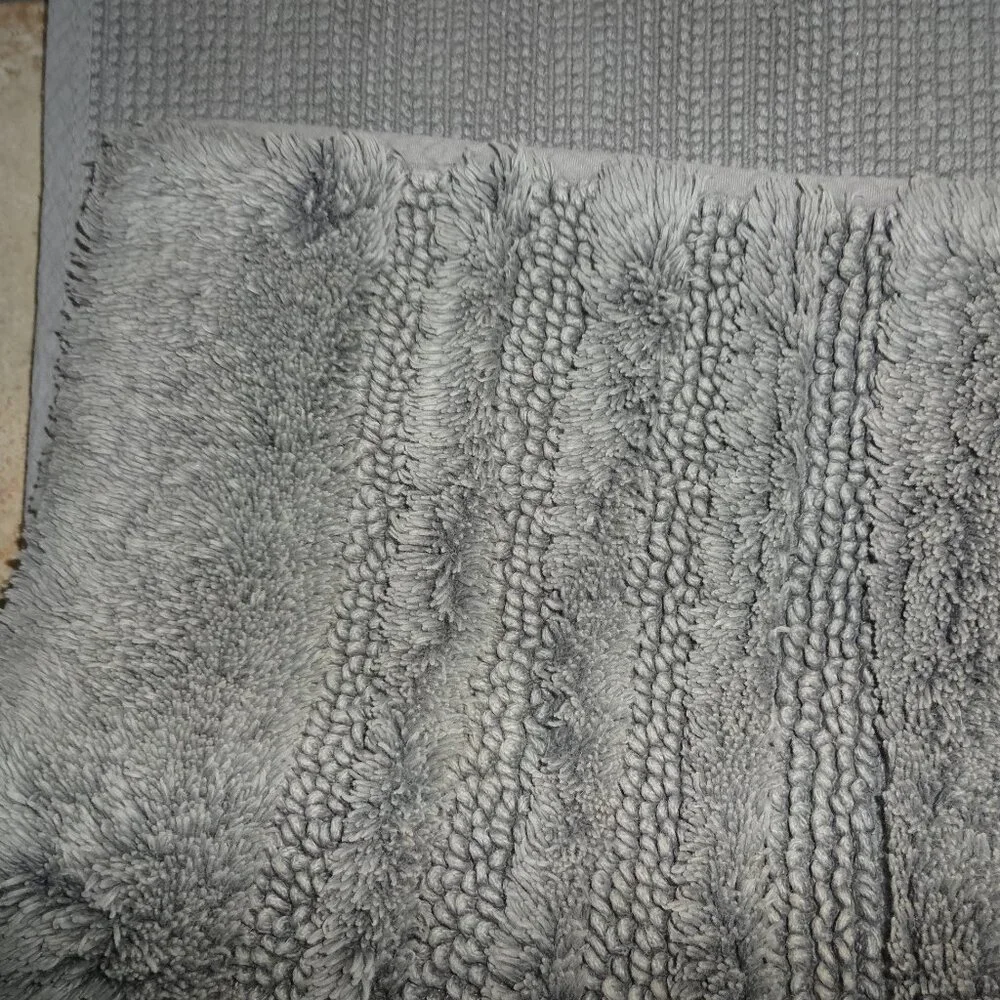 Simply Vera Wang 100% Combed Cotton Plush Grey Rug 34 x 20